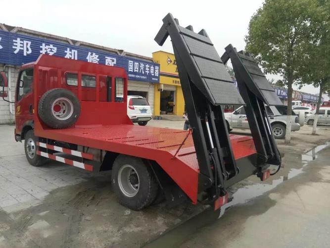 平板运输的后爬梯可以是手动弹簧式爬梯.