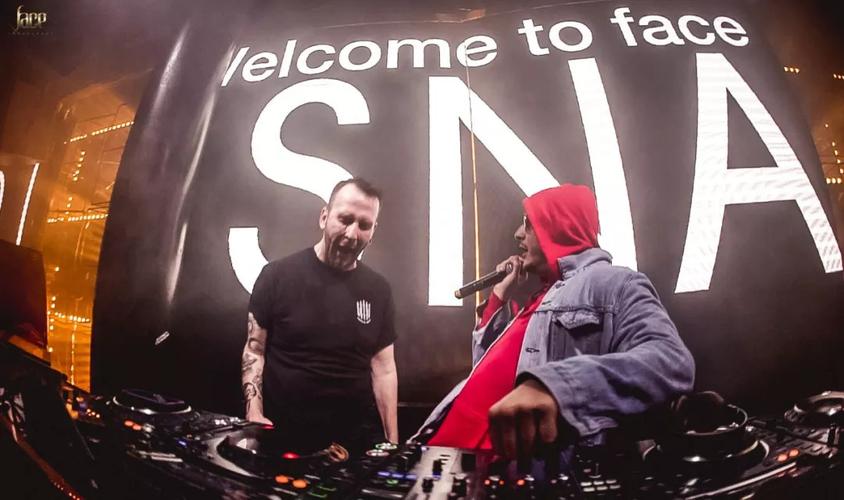 & like mikethe chainsmokersarmin van buurenalan walkerface club