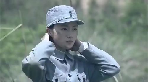女八路被鬼子包围,不料她突然脱下兵服,鬼子被吓坏了 !