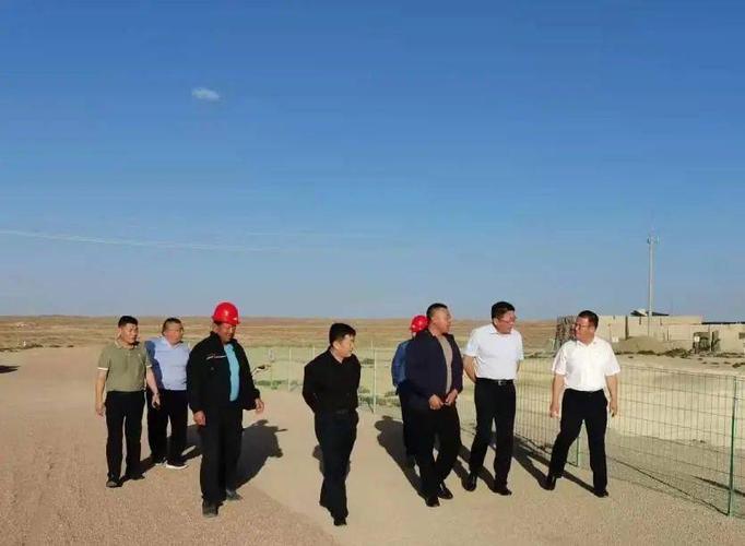 旗委副书记,代理旗长莫日根到巴彦诺日公苏木进行调研