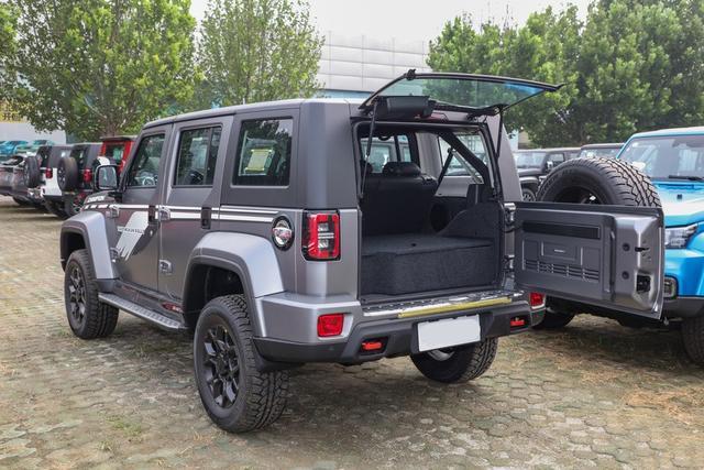 北京越野车限量版,21万配2.0t 8at还有"三把锁"