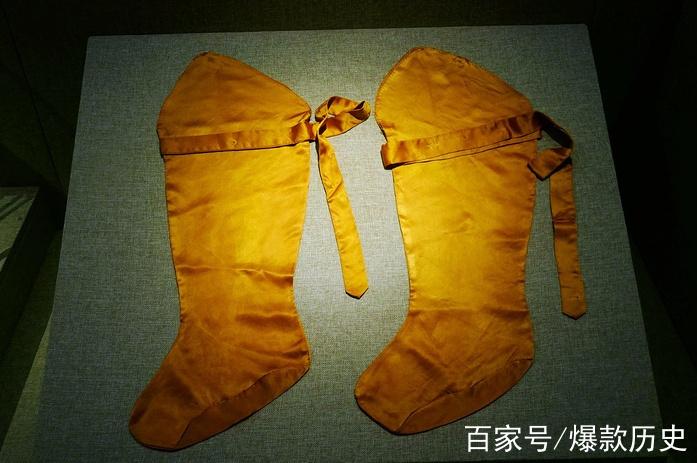 拿杨贵妃的袜子赚钱,从一个老板娘的生意经,细看古代袜子发展史