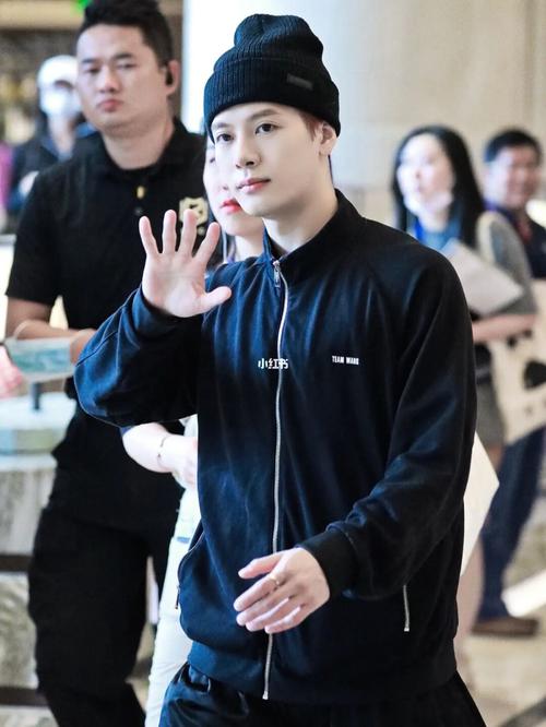 2021091694_王嘉尔_潮流_穿搭ootd