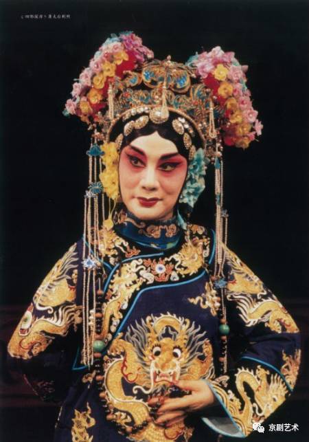 正文  鞠小苏,京剧表演艺术家尚派传人,山东省京剧院国家一级演员,第