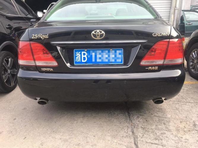 丰田皇冠2.5l royal