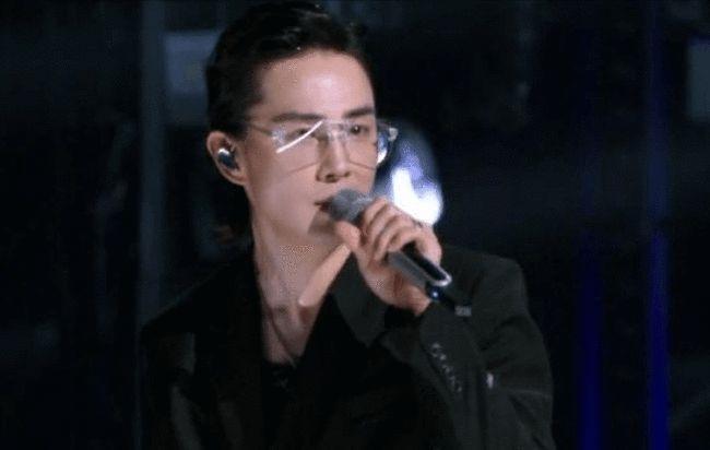 李承铉唱火《天上飞》,原唱表示不介意"躺赢",真有格局