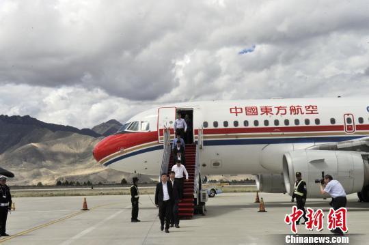 对于加强日喀则与东部沿海地区的合作交流,建设重要的世界旅游目的地