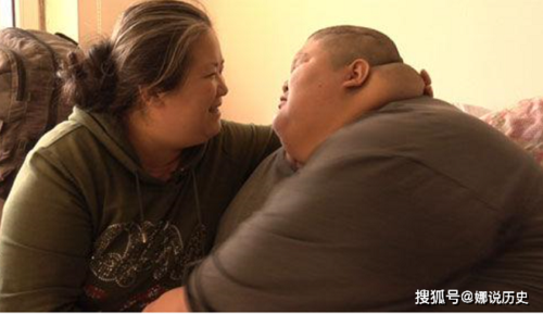 了抑郁症,整天靠大把的药物维持生活,最痛苦的时候一连三天都没有合眼