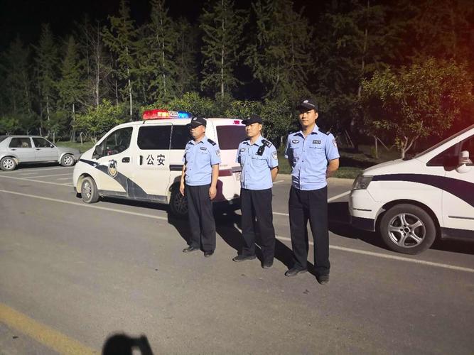 同时治安管理大队在辖区建业绿色基地开展巡逻,做到有警出警,无