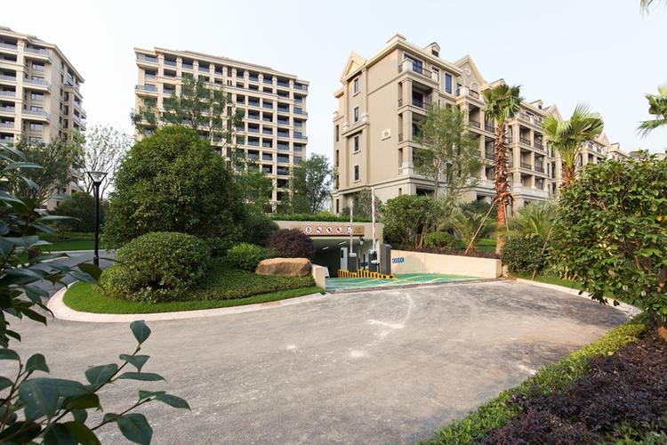 滨江稽山翡翠园