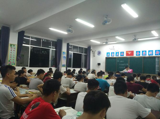 汉寿龙池实验中学高中部开学啦!