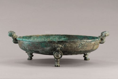 c.1100-771) 青铜夔龙纹双耳三兽足盘