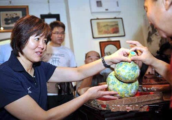 爱吃红烧肉的郎平,如何被"鉴宝大师"王育成追上