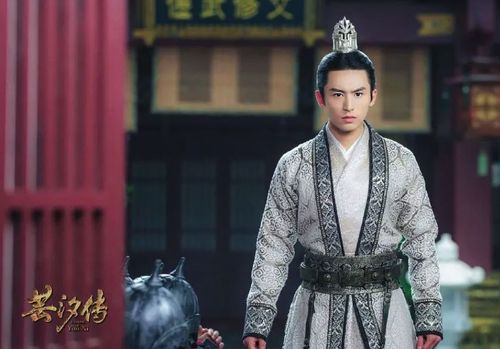 拍摄《朝歌》的时候,张哲瀚还只有《半妖倾城》一部称得上代表作的