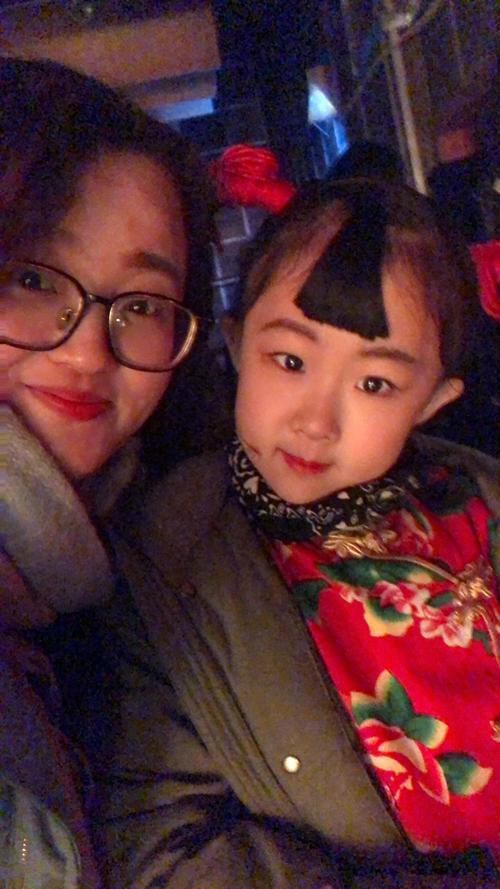 红遍大江南北,横跨全国各大综艺节目的小童星……小玉玉!