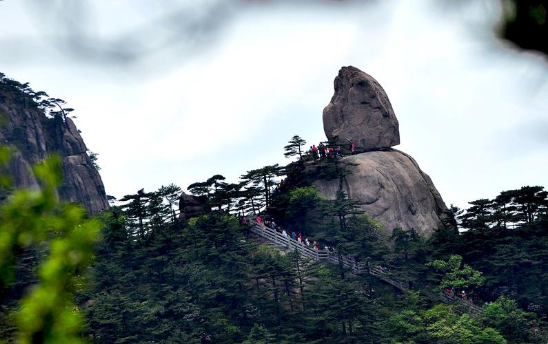 图片 莲花峰 2012-5-16上传图片  鳌鱼峰 2012-5-16上传图片 飞来石