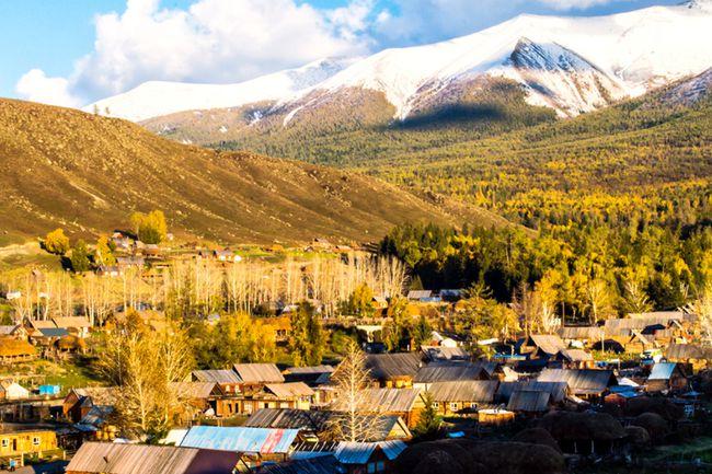 新疆百年古村落:原始自然里的童话世界,被称为"西北最美村子"|白哈巴