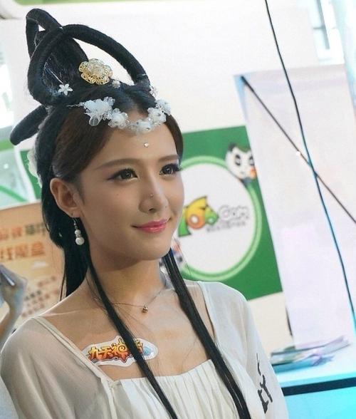 海量图 最美伪娘小灿女装扮相绝对闪瞎你