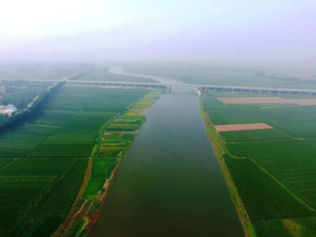 完成清淤后的卫运河河道