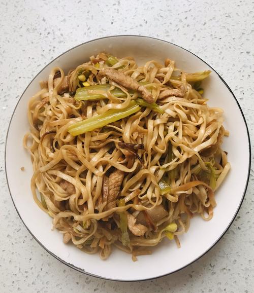 家常炒面条的做法