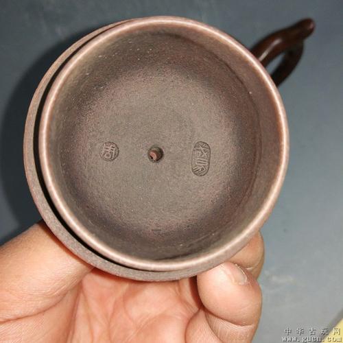 精品周成易制紫砂壶