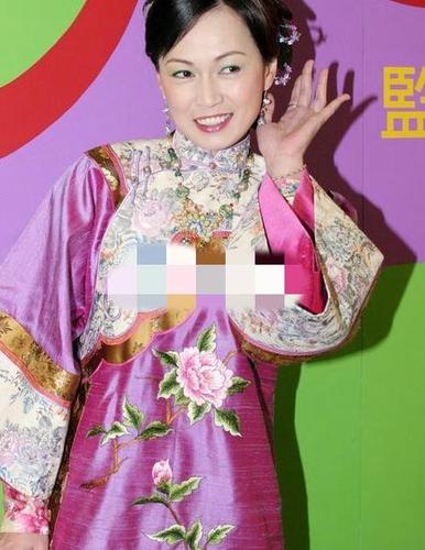 46岁姚莹莹穿紧身裙显凹凸感,曾穿泳装秀身材,还代言瘦身产品