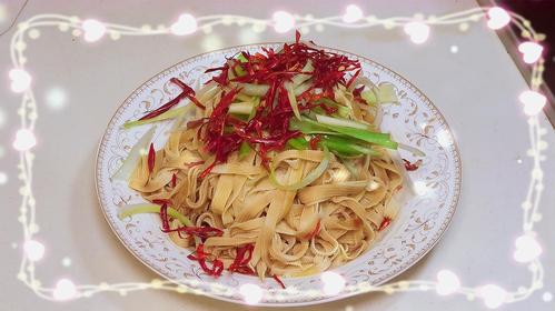 油淋干豆腐家常做法,鲜香滑嫩,香辣可口,老齐美食视频