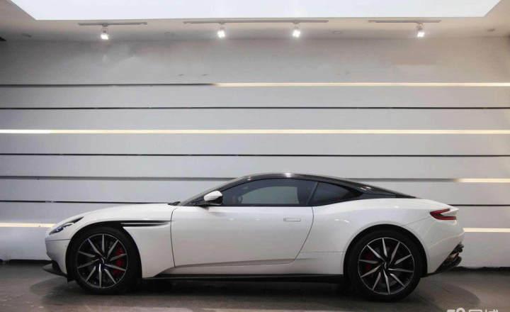 武汉二手阿斯顿·马丁db11 2017 款 4.0t v8 白色 - 小猪二手车