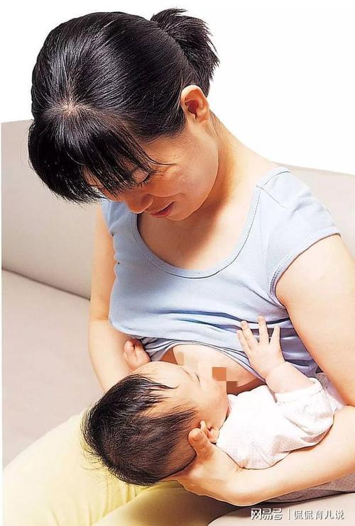 宝妈哺乳方式不对,宝宝胀气又遭罪,这些育儿误区你中了几个?
