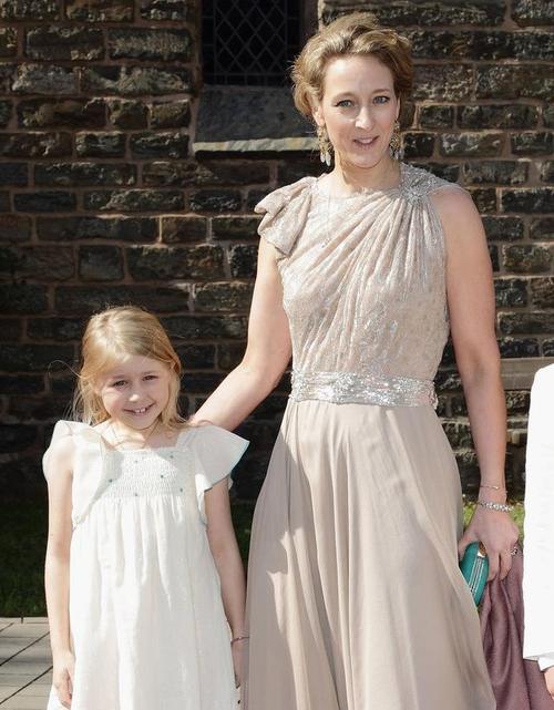 个孙女,让这传统得以继续传承 分别是王储腓特烈家的伊莎贝拉和约瑟芬