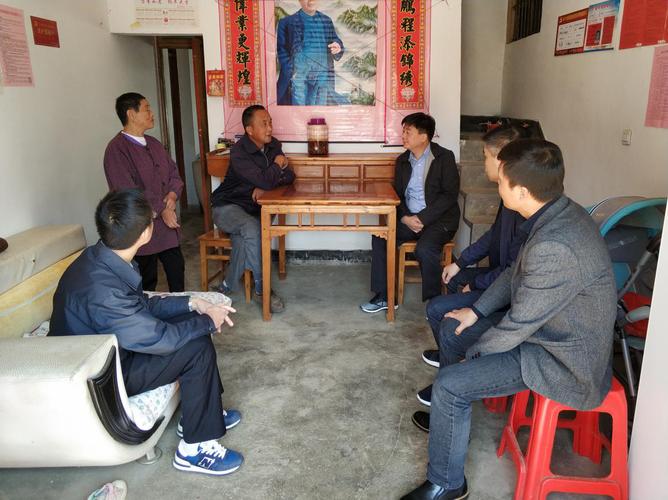 青阳县人民政府——县委书记纪良才到新河镇向阳村