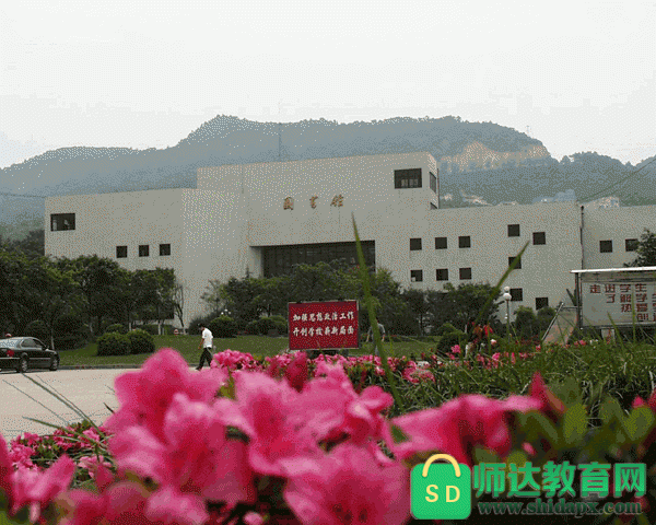 2021年重庆工商大学新生入学考试科目,大一新生转专业相关规定