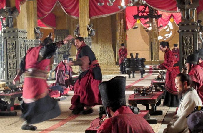 这是古代历史常用的斗力之技,今天的日本相扑就是先秦时的"角力戏".