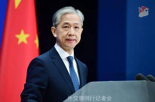 12月16日,外交部发言人汪文斌主持例行记者会.