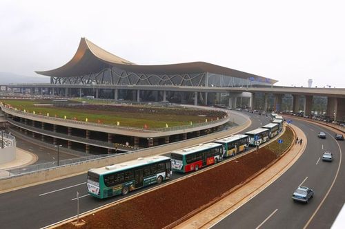 昆明机场停车场一天多少钱,昆明机场停车场收费标准是