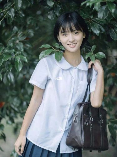 沈月真的长相普通吗_胡一天_甜剧_脸型_校服_发型_沈月_娱乐_明星娱乐