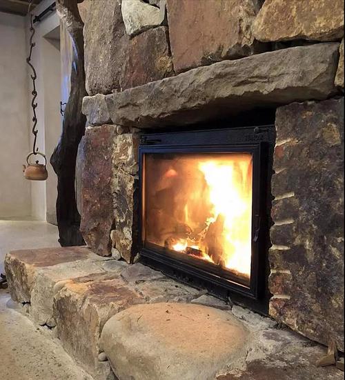 圣罗曼燃木真火壁炉案例—山海云宿