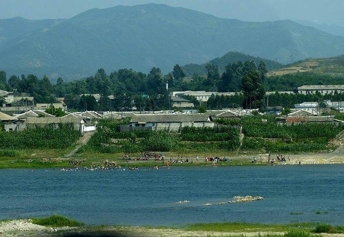 妙香山是朝鲜的六大名山之一,以风景秀丽著称