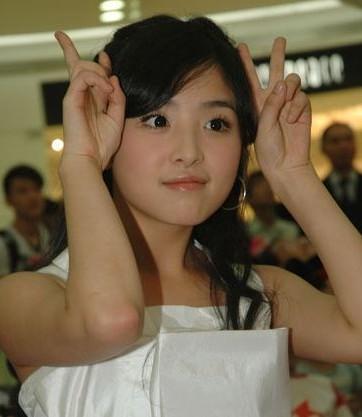 张含韵,1989年4月9日出生于四川省德阳市旌阳区,中国内地女歌手,演员