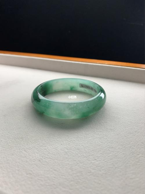 冰翠飘花手镯!_手镯_西服_冰种_质地