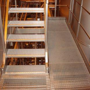 明恒给出位出售楼梯踏步板