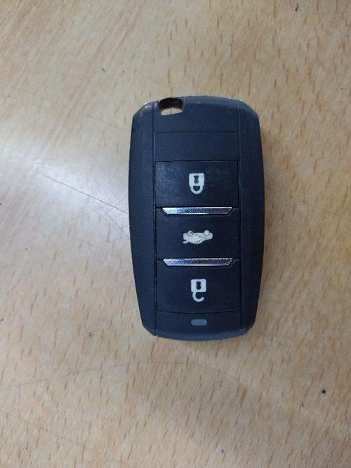 起亚钥匙k5怎么换电池起亚钥匙怎么拆开