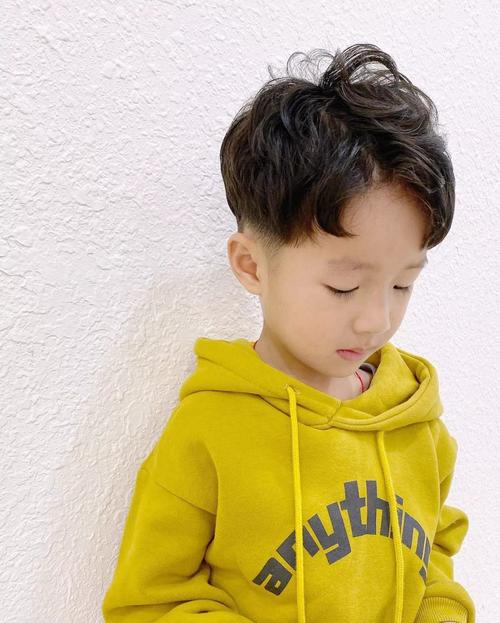 原创今春帅气小男孩发型推荐,款式多样百变,你儿子值得拥有