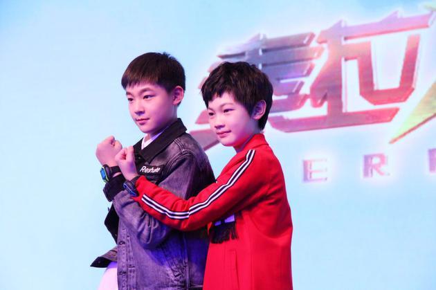 电视前沿 > 正文     新浪娱乐讯 近日,锐色出品由马启越,刘铭禹出演