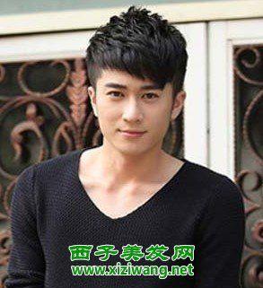 帅气男学生短发发型