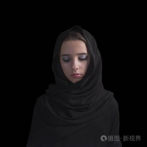 阿拉伯人一个愁容满面