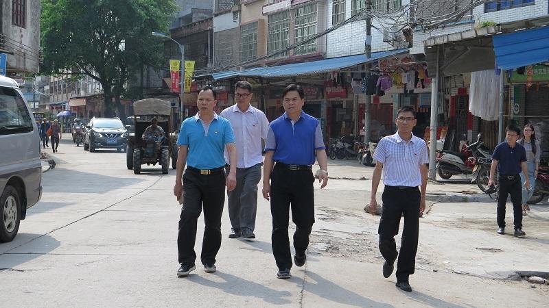 肇庆市人大常委会副主任梁耀钧到高要区莲塘镇指导创文工作