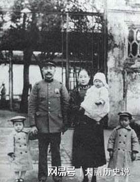 父是太平天国义士自己是辛亥元老五子投身抗日他叫李烈钧