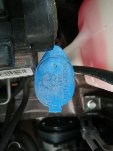 这个标志是不是小车的水箱?它是不是可以收集雨水?需要往里面加水吗?