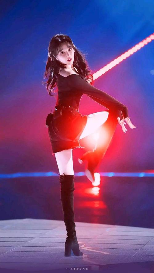 陈小纭精美壁纸:美丽大方,性感迷人!